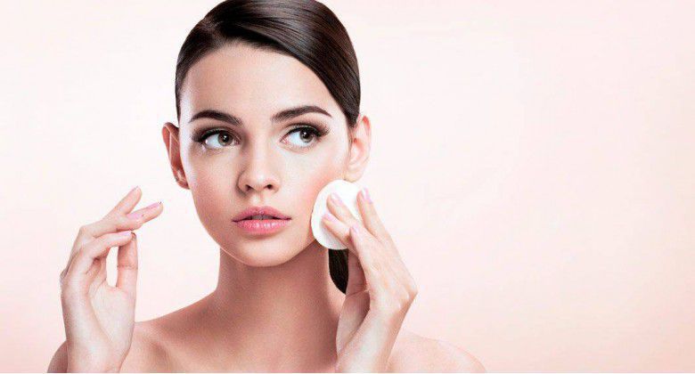 Как правильно снимать макияж